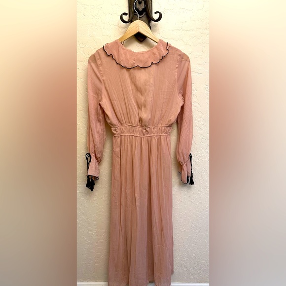 Effortless fancy dress with low neck ruffles bell sleeves and size small - Picture 2 of 4